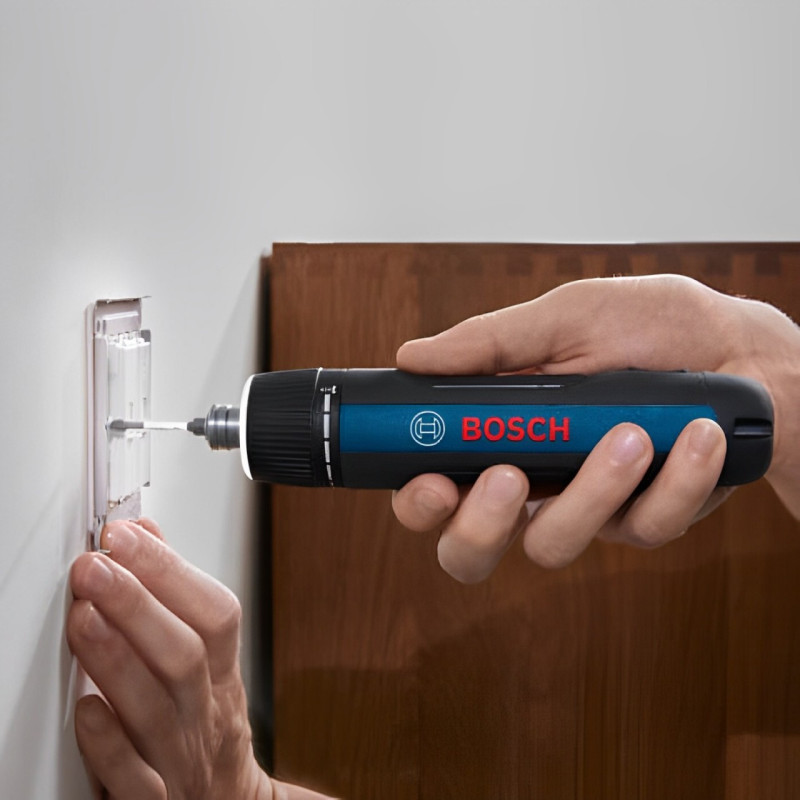 Акумуляторна електровикрутка Bosch Professional GO 3  з набором 06019H2201)