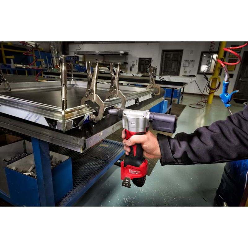 Заклепочник акумуляторний MILWAUKEE M12 BPRT-201X, діаметр 2.4-4.8мм, 1 ак., ЗП, HD кейс (4933464405)
