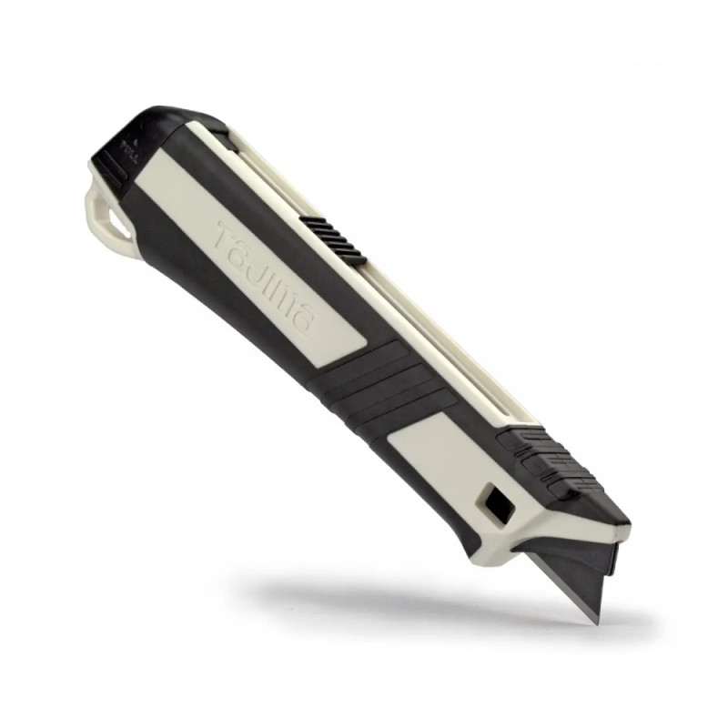 Ніж сегментний 18 мм/DORA Safety Impact Cutter 18mm TAJIMA (DC540W)